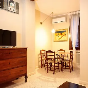 Apartament Saint Charles, Bolonia